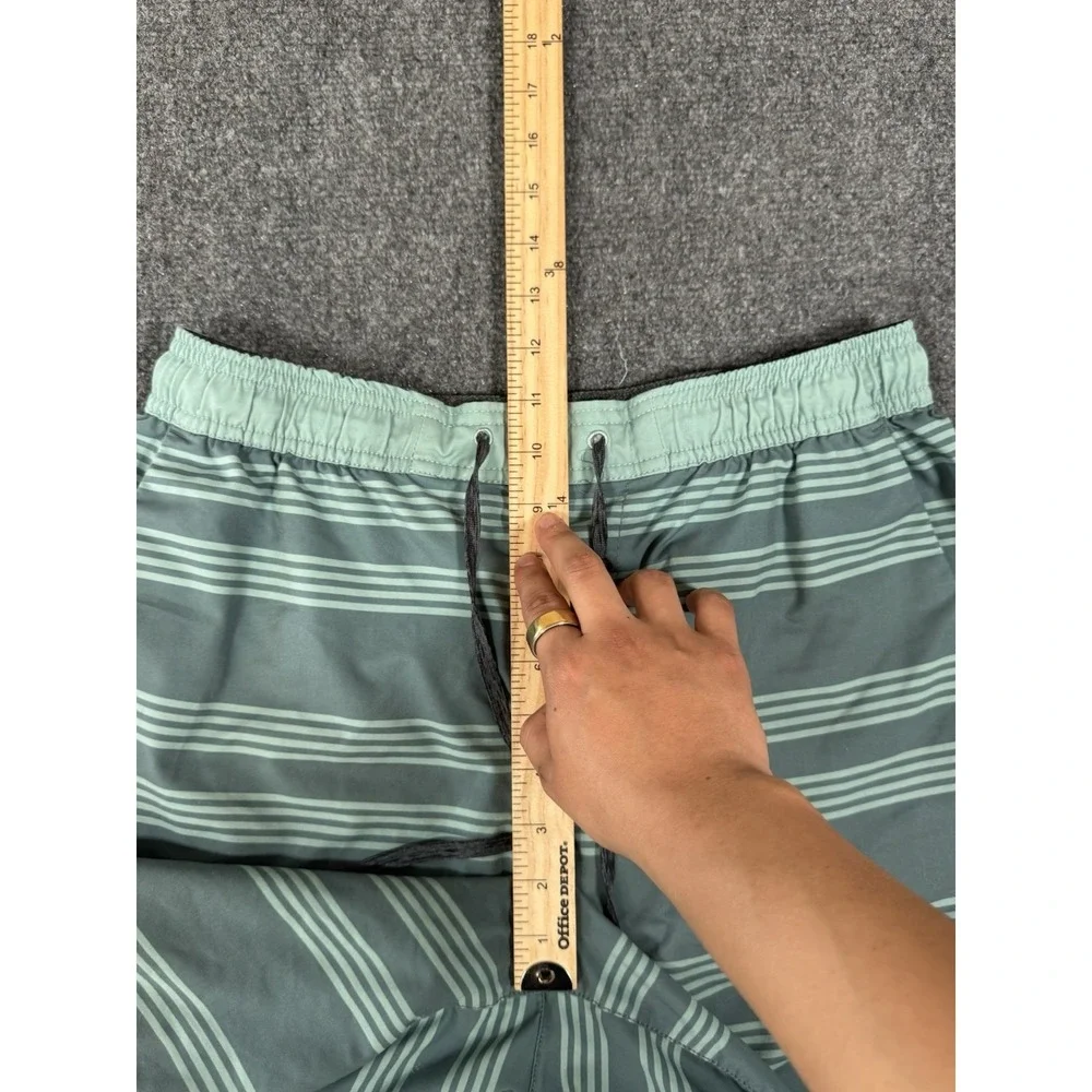 Roark Run Amok Shorts Mens Medium Green ‎ Unlined Pockets Lightweight 7.5